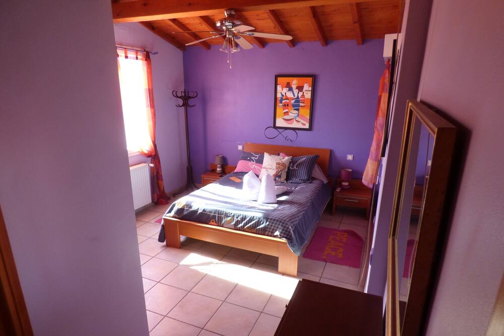 Photo of Bedroom in Tournissan