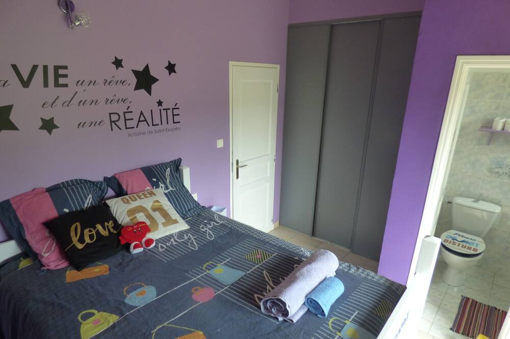 Photo of Bedroom in Tournissan