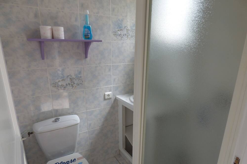 Photo of Bathroom in Tournissan