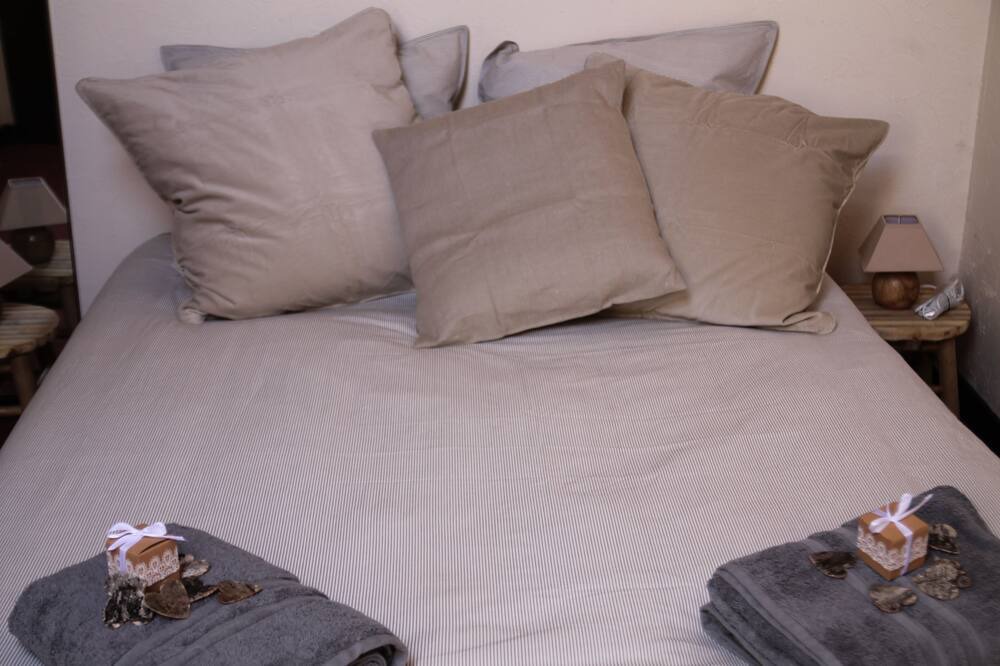 Photo of Bedroom in Cogles