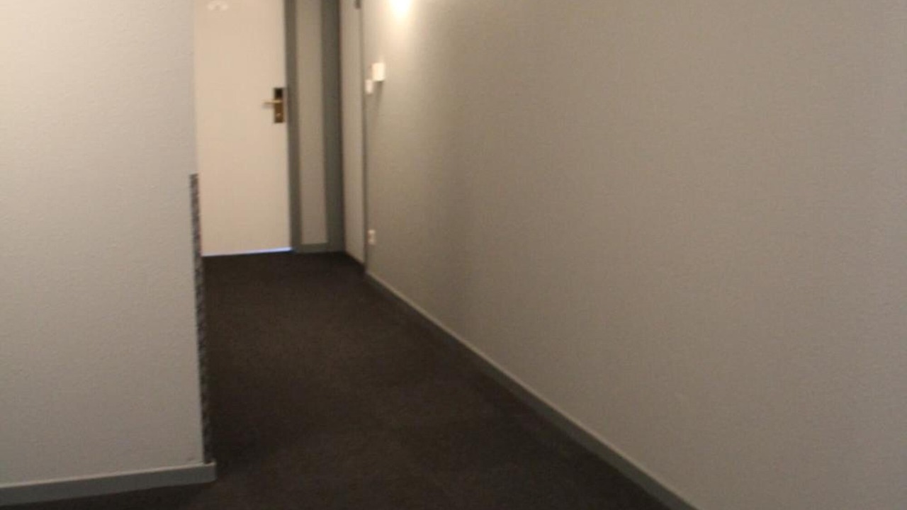 Photo of Others in Valence