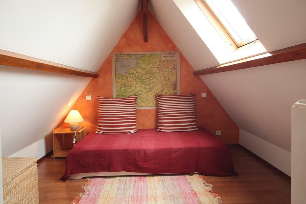 Photo of Bedroom in Notre-Dame-de-Bliquetuit