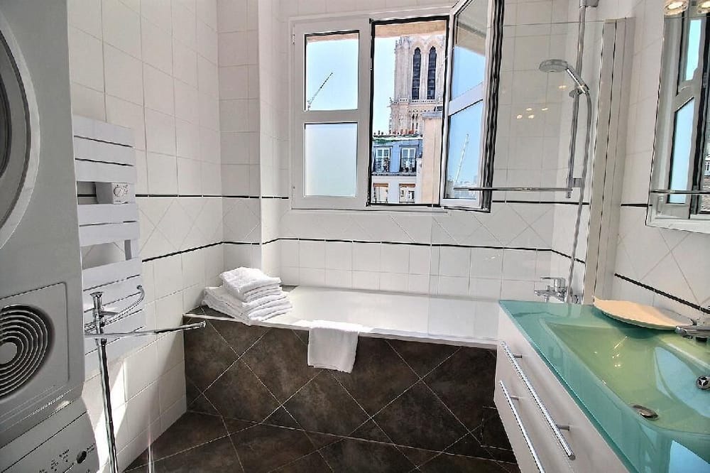 Photo of Bathroom in Notre Dame