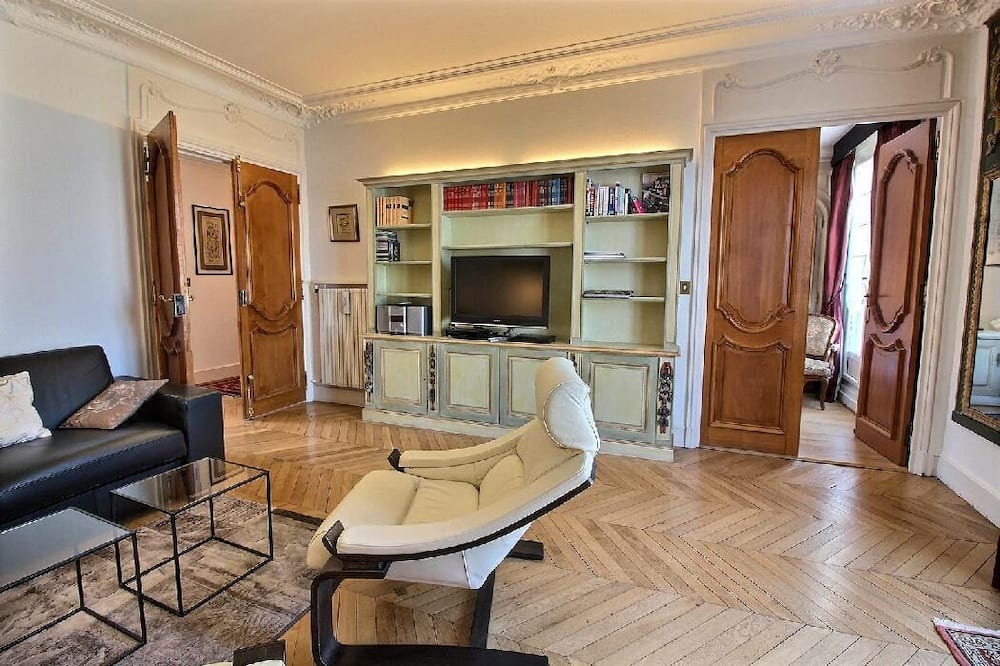 Photo of Livingroom in Notre Dame