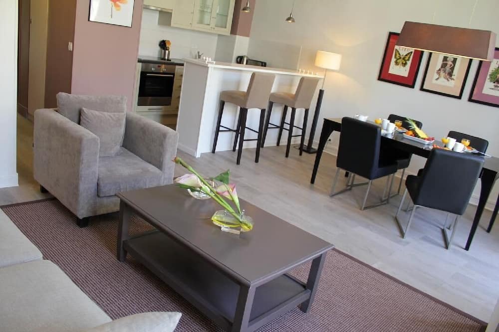 Photo of Livingroom in Arsenal