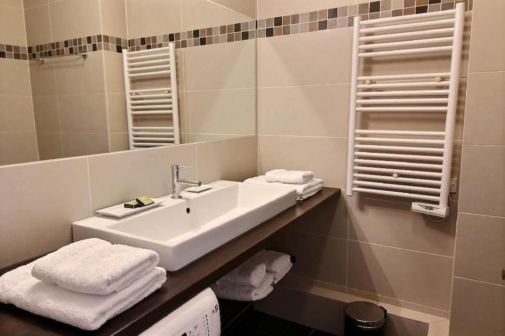 Photo of Bathroom in Arsenal