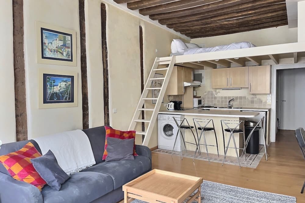 Photo of Livingroom in Arsenal