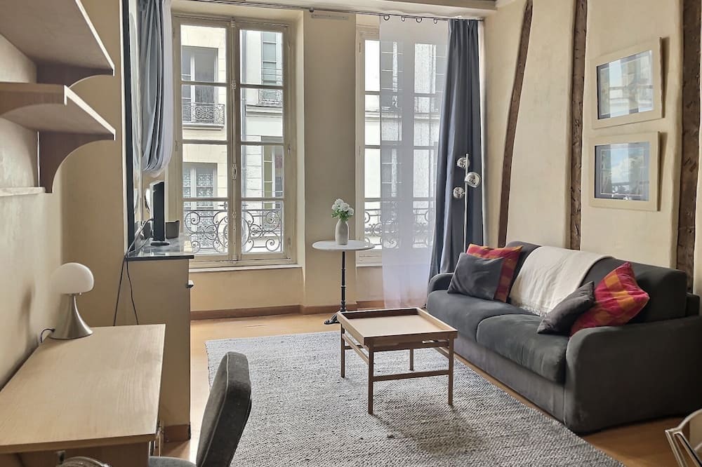Photo of Livingroom in Arsenal