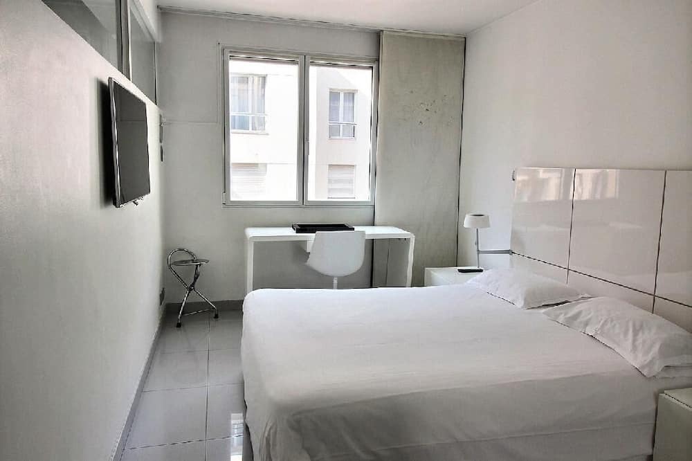 Photo of Bedroom in Notre-Dame-des-Champs