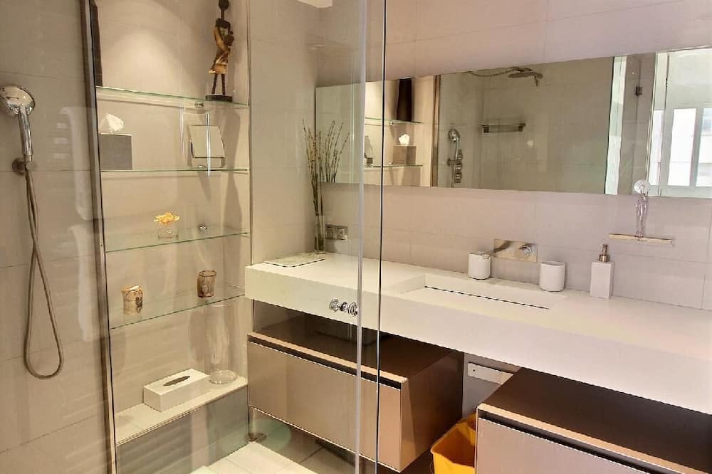 Photo of Bathroom in Notre-Dame-des-Champs