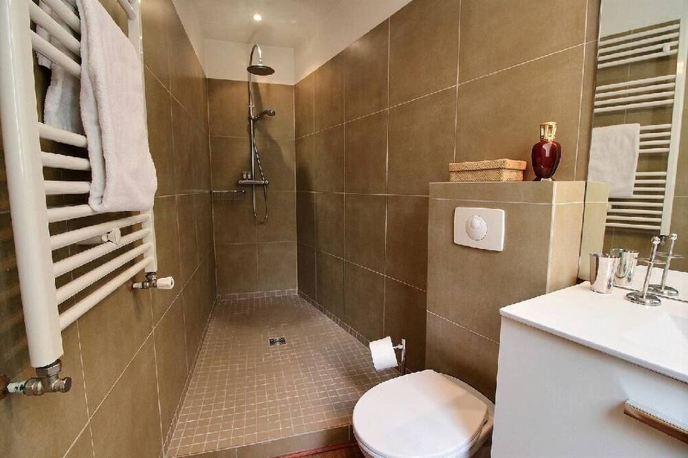 Photo of Bathroom in Porte-Dauphine