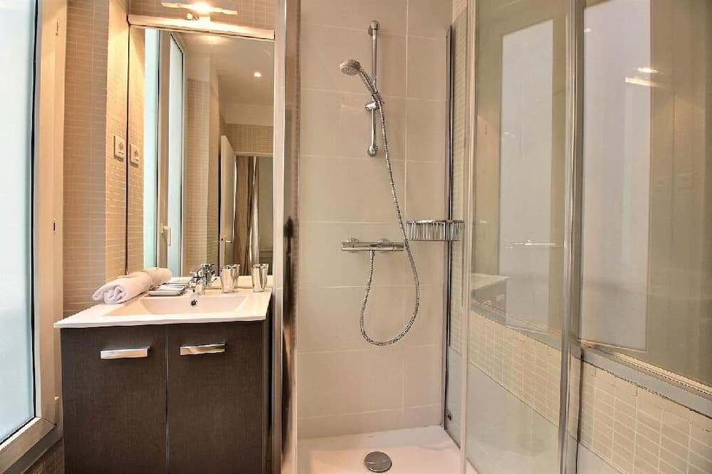 Photo of Bathroom in Porte-Dauphine