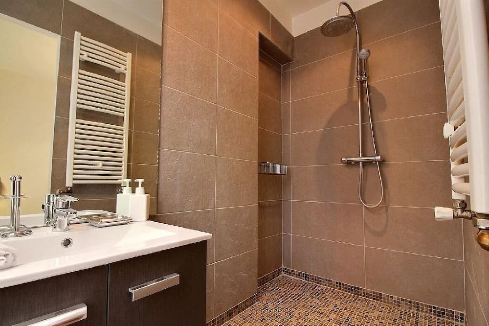 Photo of Bathroom in Porte-Dauphine