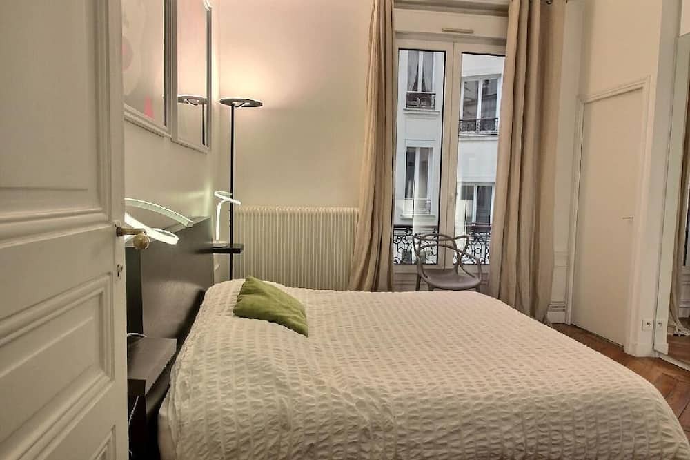Photo of Bedroom in Porte-Dauphine