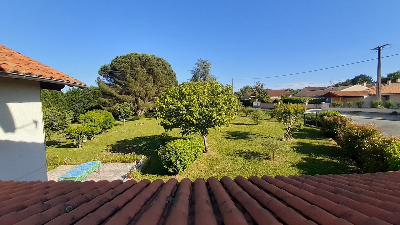 Photo of Outdoor in Saint-Aulaye-Puymangou