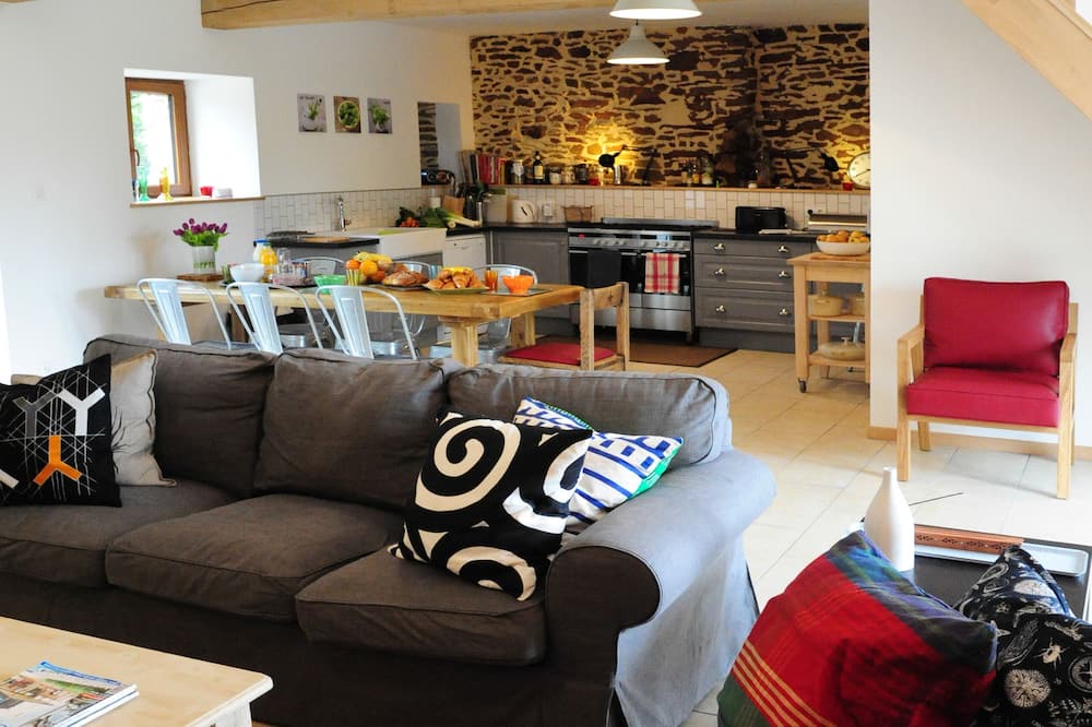 Photo of Livingroom in Saint-Ouen-La-Rouerie