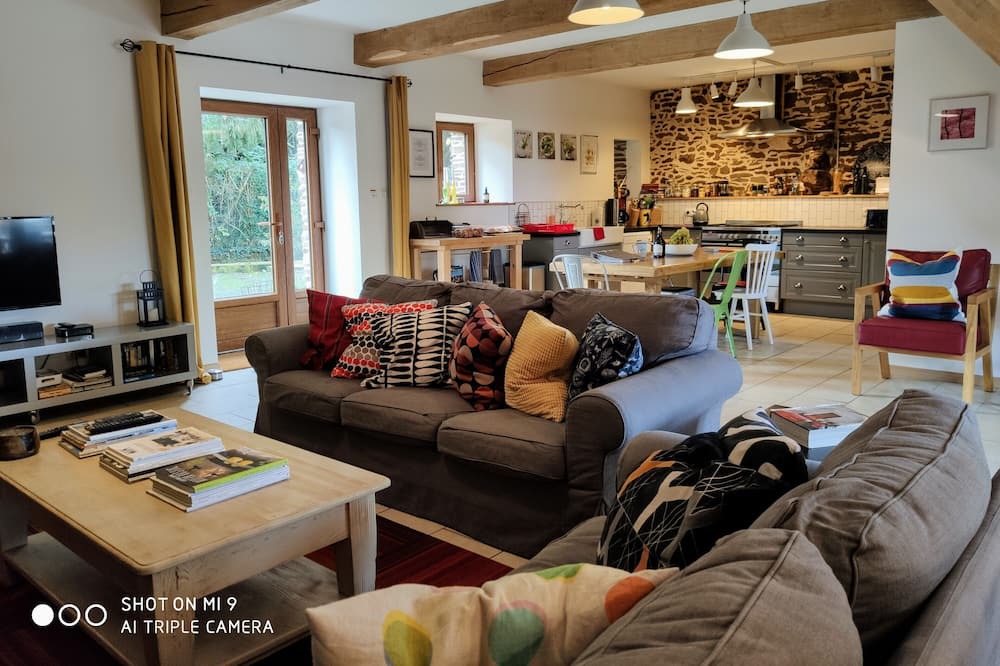 Photo of Livingroom in Saint-Ouen-La-Rouerie