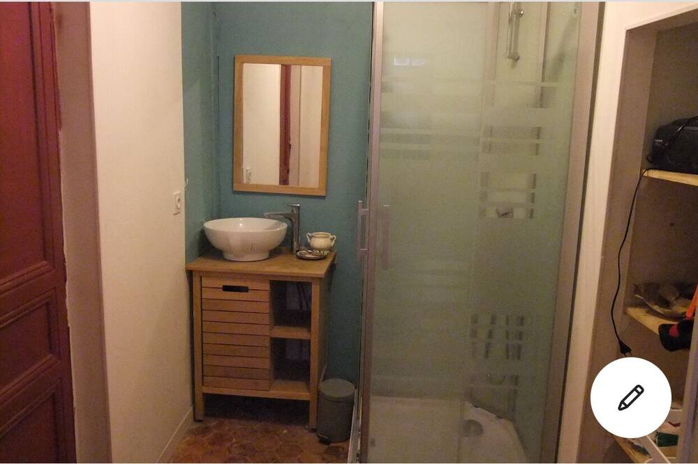 Photo of Bathroom in Lurs