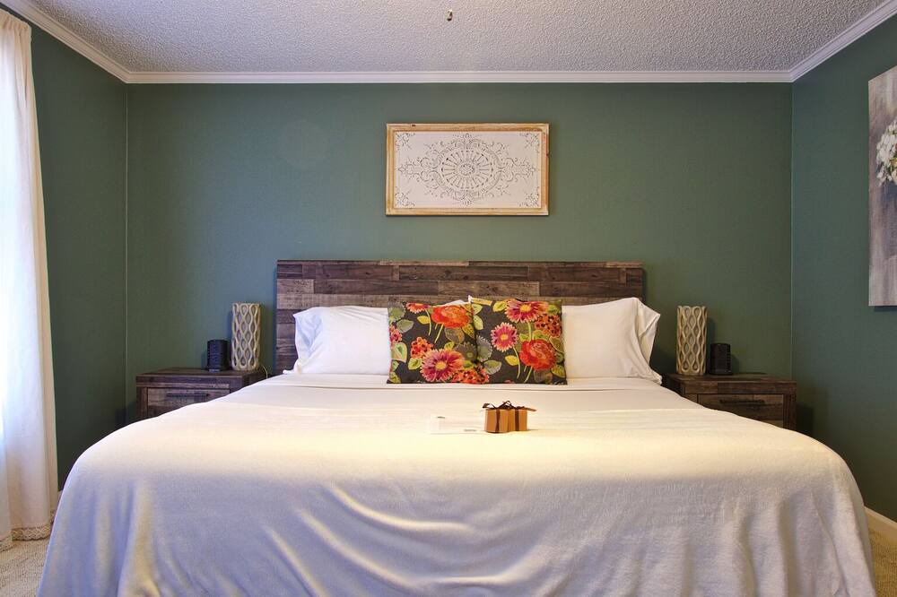 Photo of Bedroom in Downtown