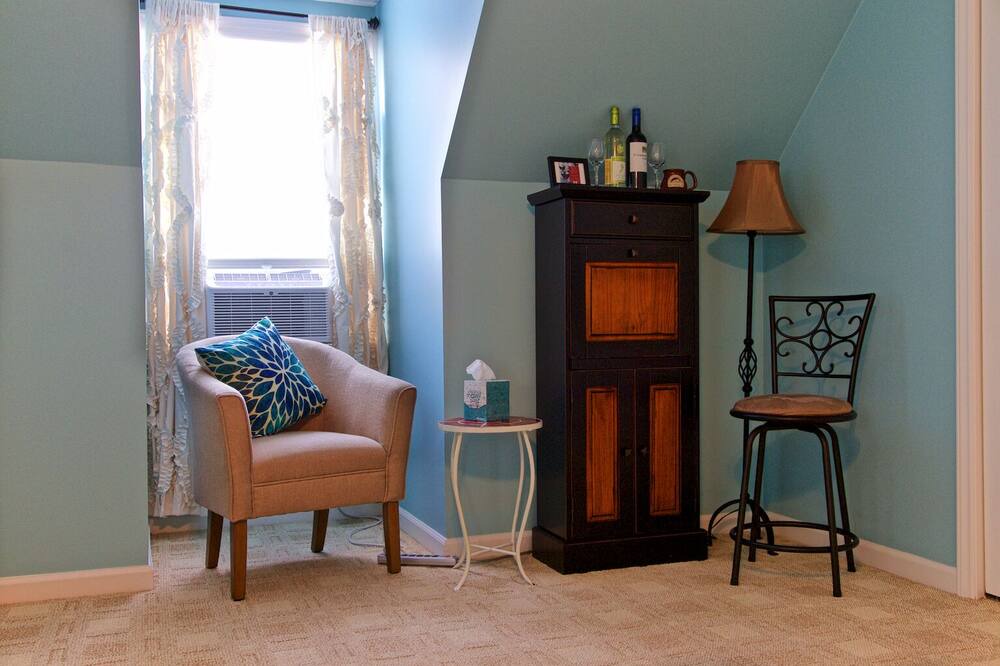 Photo of Livingroom in Downtown
