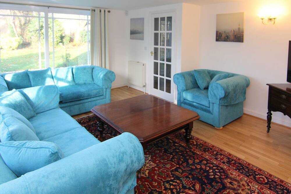 Photo of Livingroom in Crewkerne