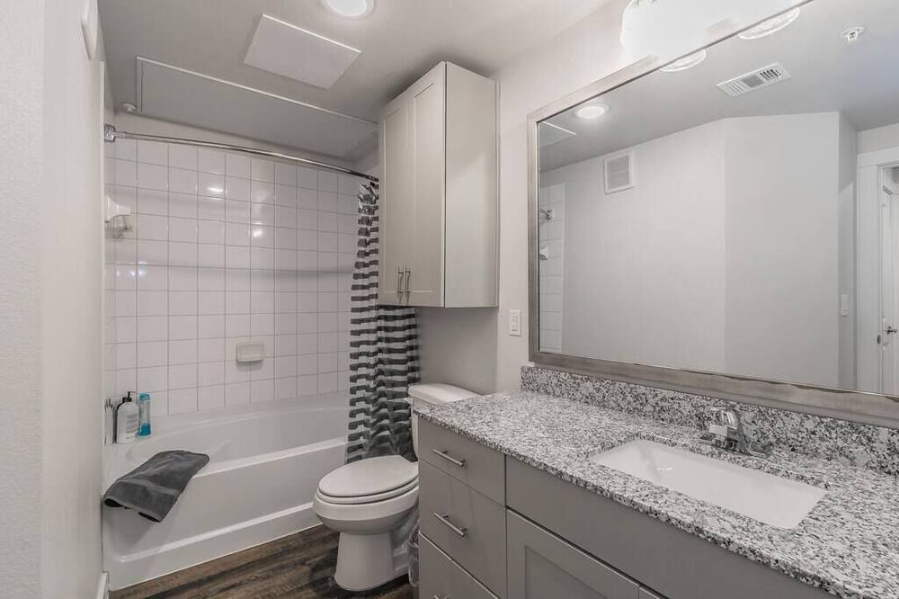 Photo of Bathroom in Elmo