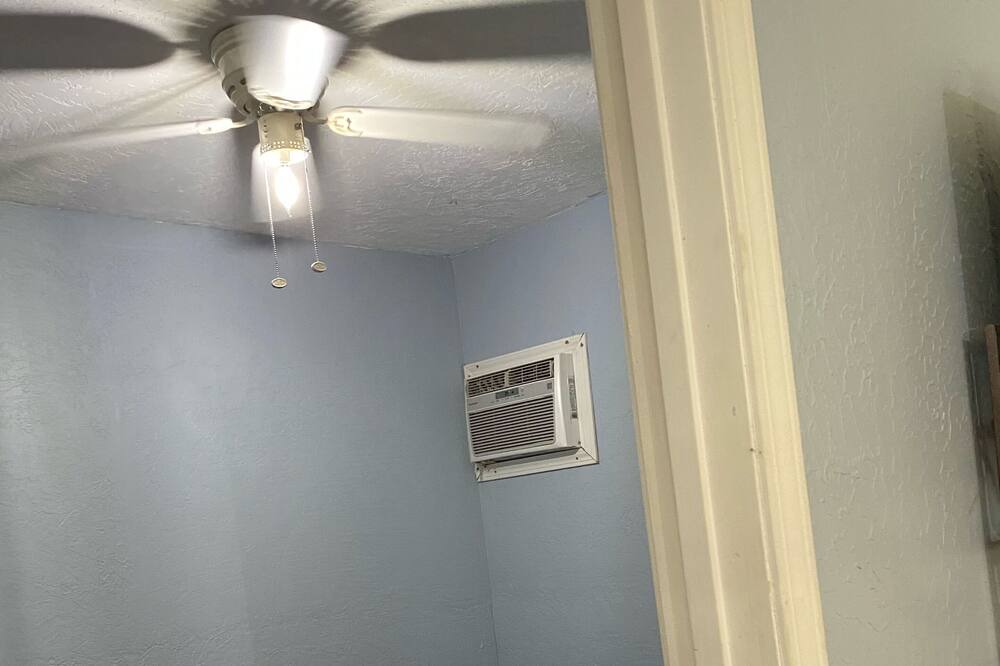 Photo of Bedroom in Grove