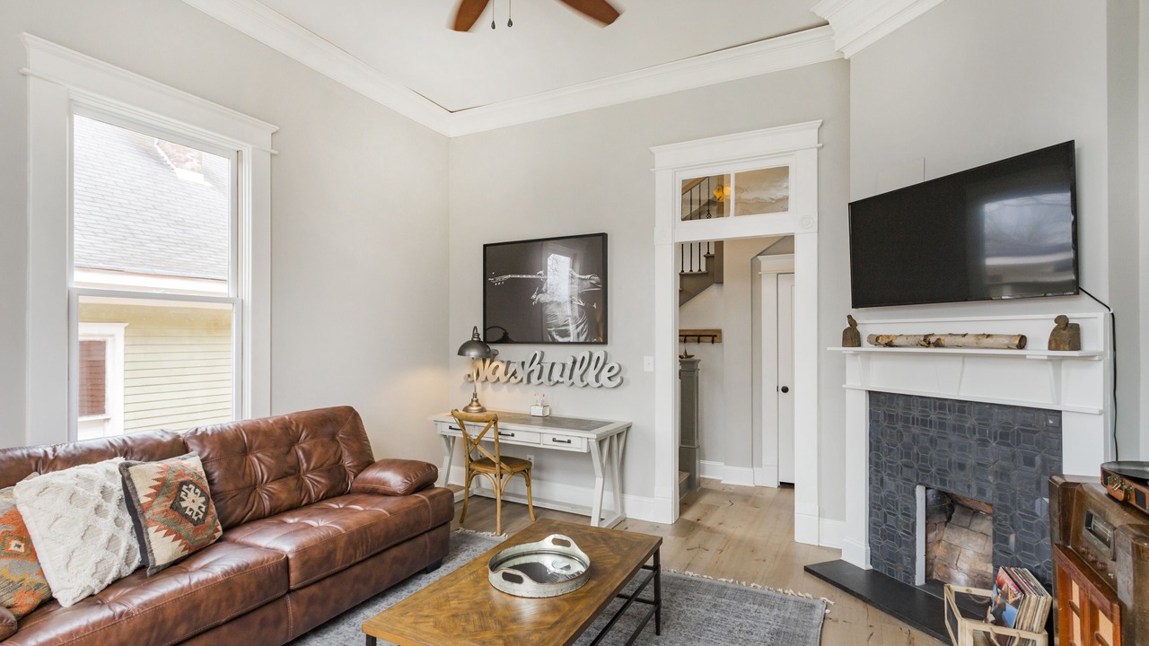 Photo of Livingroom in Five Points
