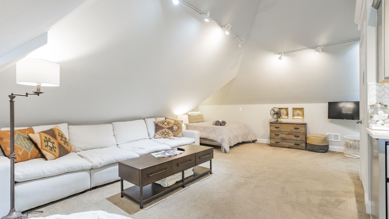 Photo of Livingroom in Five Points