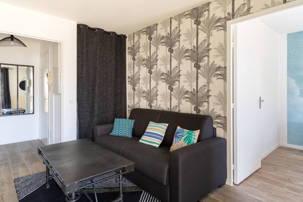 Photo of Livingroom in Yves Farge - Le Fleuve