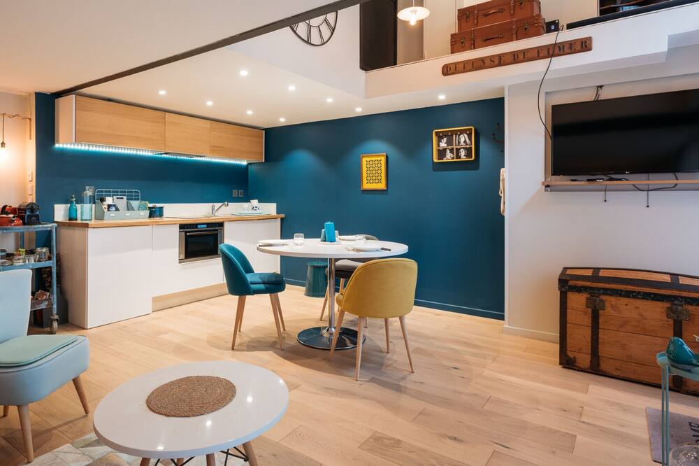 Photo of Livingroom in Jules Ferry - Recamier