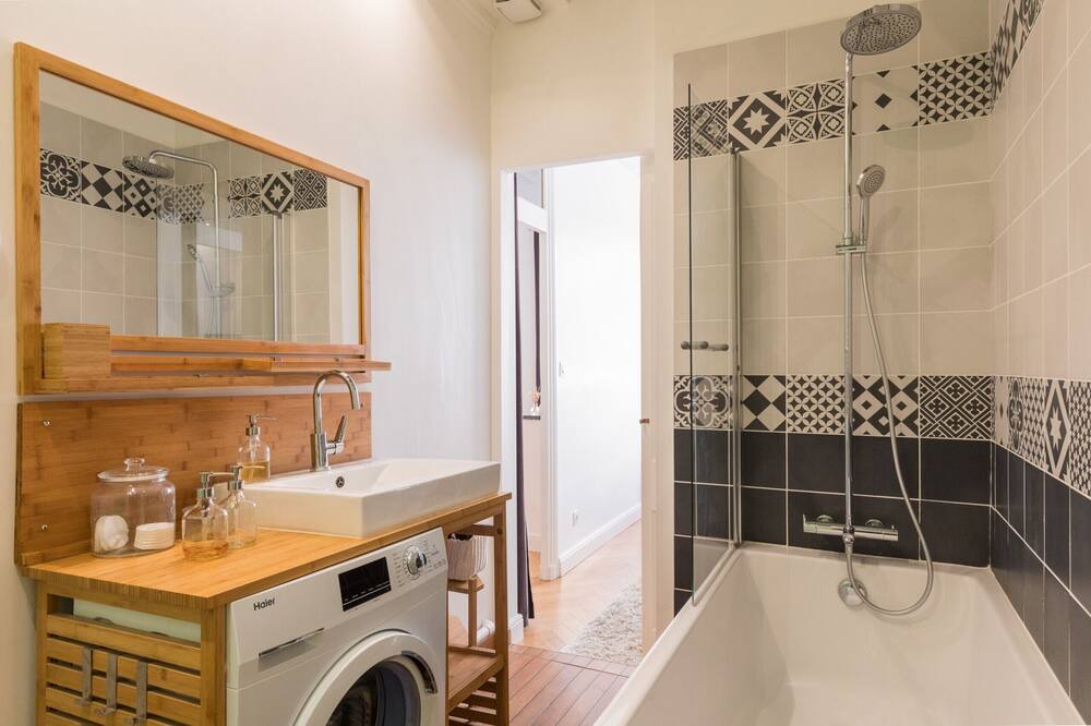 Photo of Bathroom in Les Cordeliers