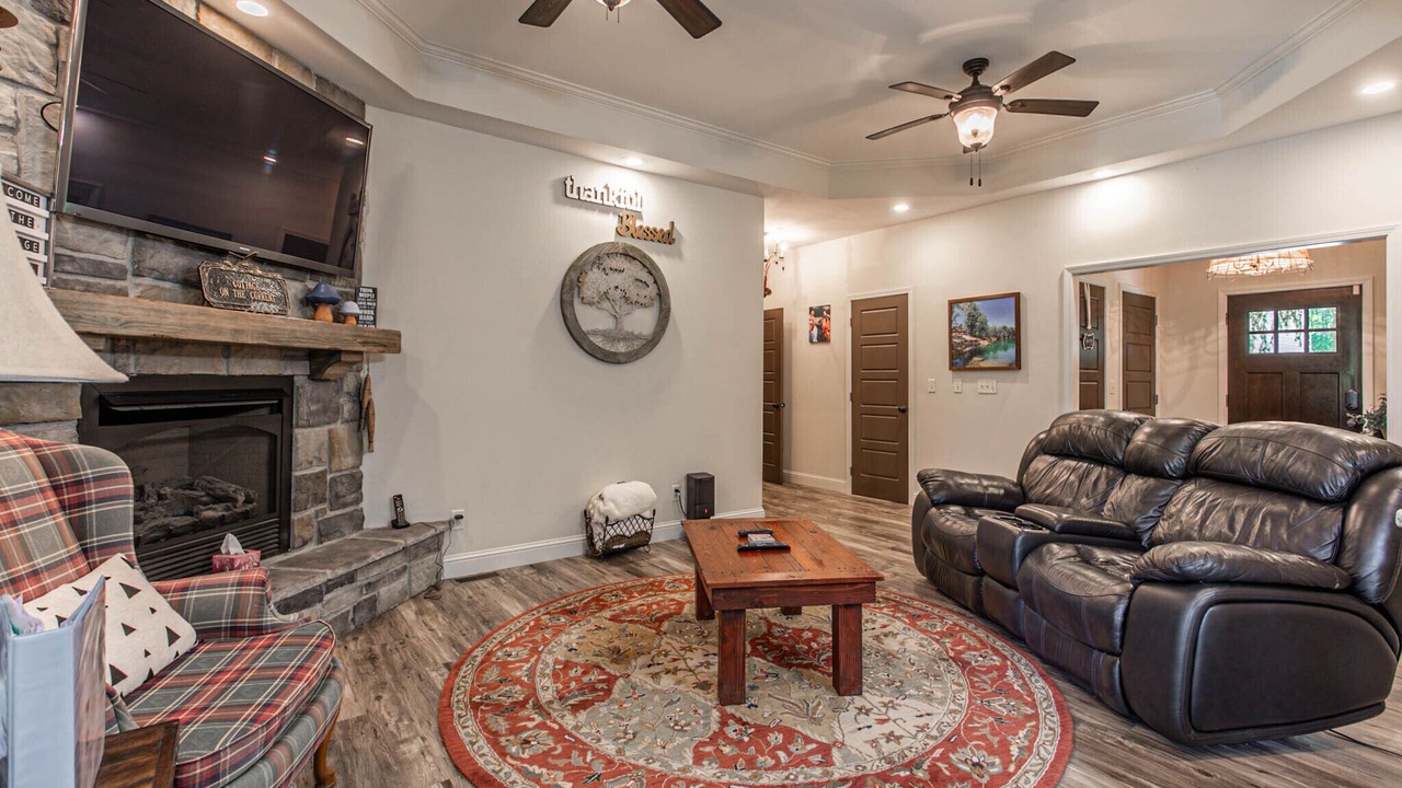 Photo of Livingroom in Warm Springs