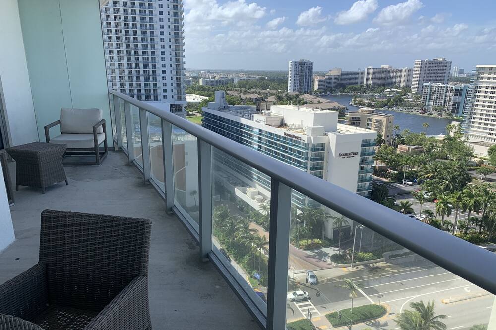 Photo of Patio Balcony in Hollywood South Central Beach