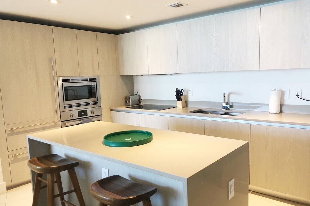 Photo of Kitchen in Hollywood South Central Beach