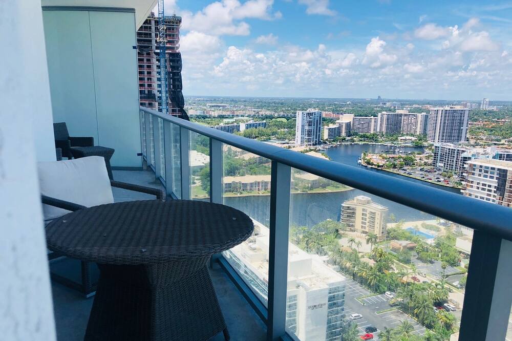 Photo of Patio Balcony in Hollywood South Central Beach