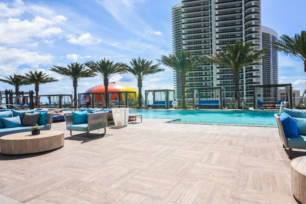 Photo of Outdoor in Hollywood South Central Beach