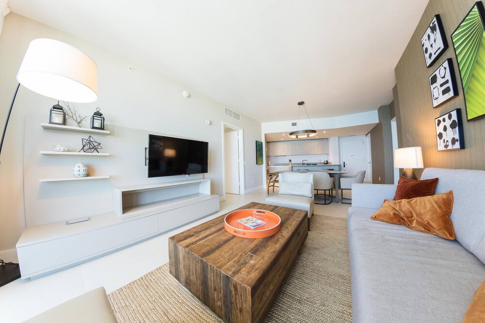 Photo of Livingroom in Hollywood South Central Beach