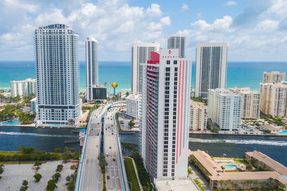 Photo of Others in Hollywood South Central Beach
