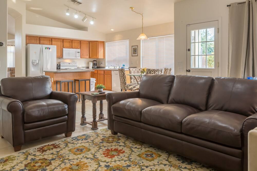 Photo of Livingroom in Goodyear