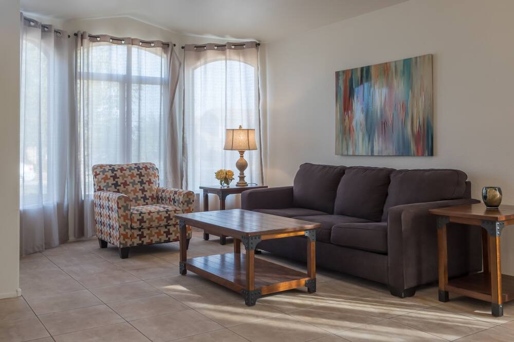 Photo of Livingroom in Goodyear