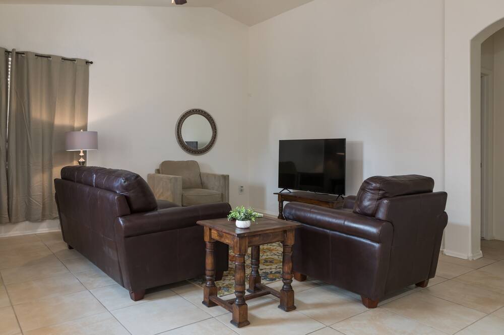Photo of Livingroom in Goodyear