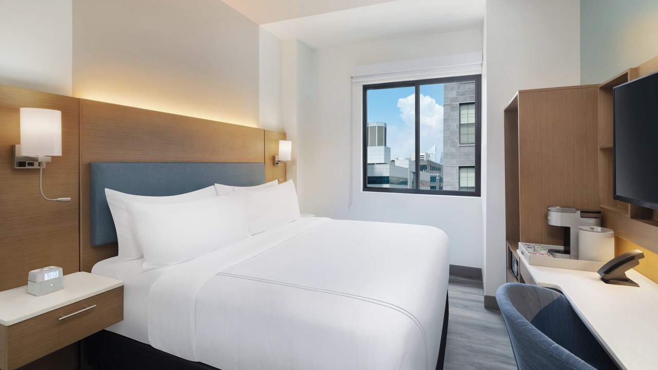 Photo of Bedroom in Hunters Point