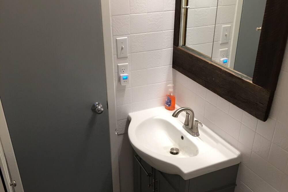 Photo of Bathroom in Alban