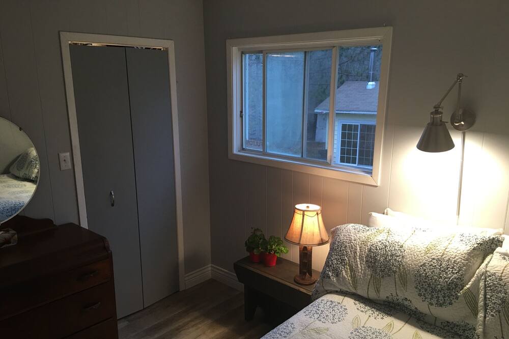 Photo of Bedroom in Alban