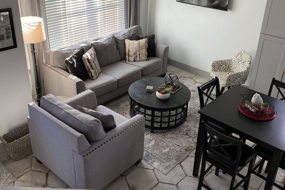 Photo of Livingroom in Fayetteville