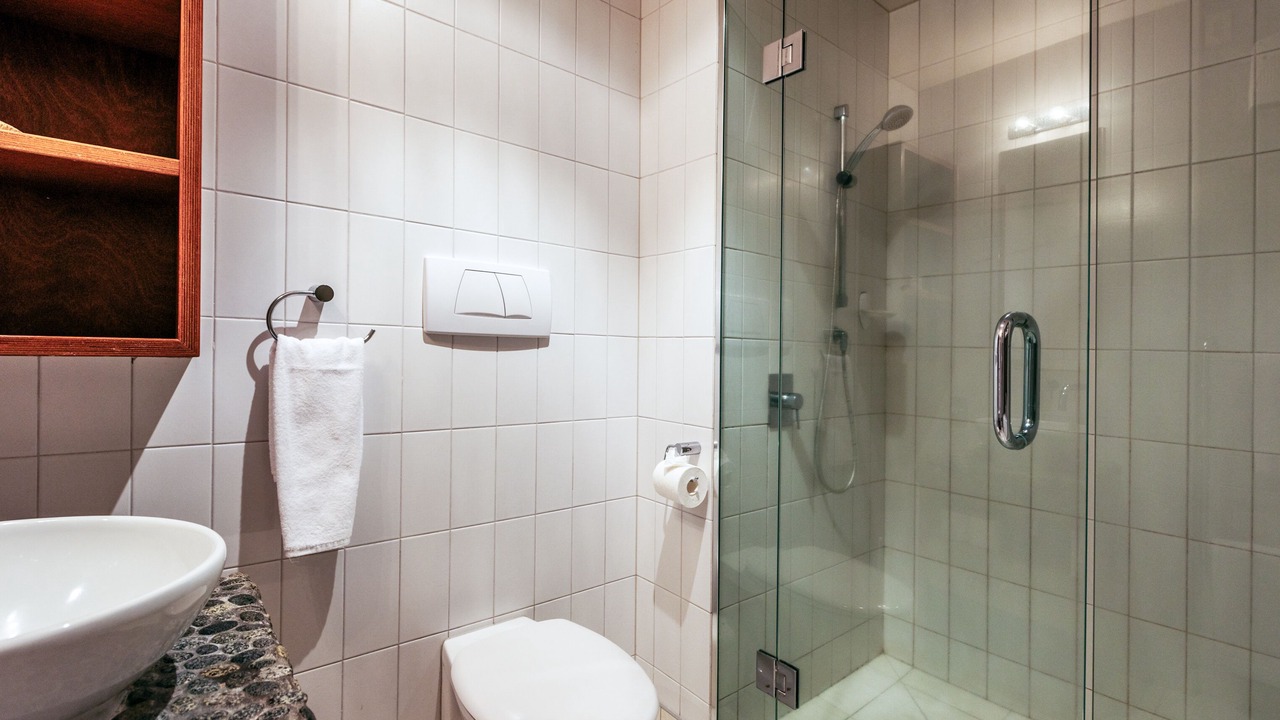 Photo of Bathroom in Onetangi