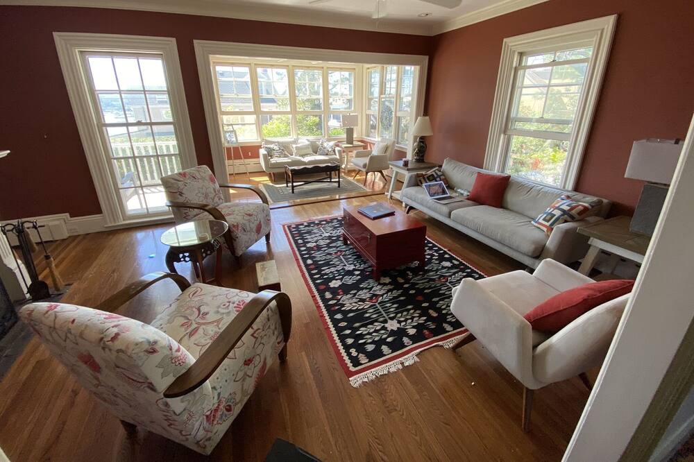 Photo of Livingroom in Marblehead