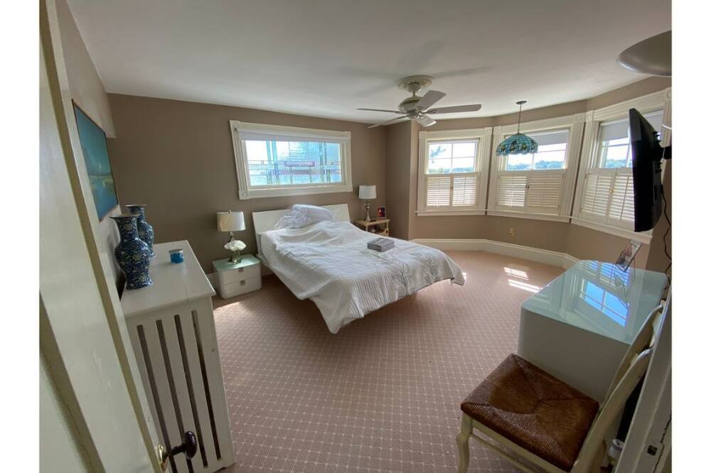 Photo of Bedroom in Marblehead