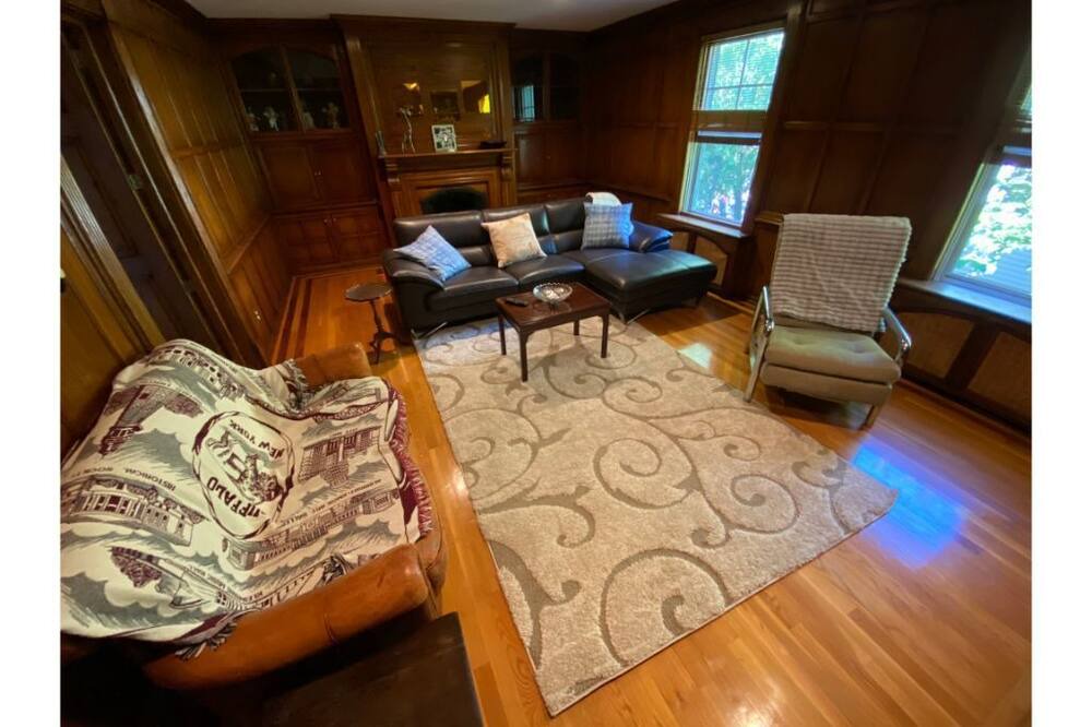 Photo of Livingroom in Marblehead